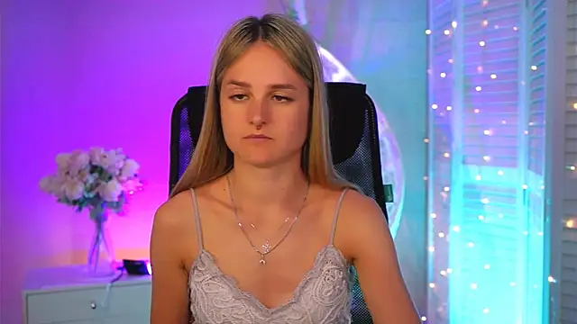 DeboraLarson online show from March 27, 2026, 8:26 am