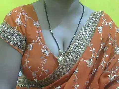 HOT-SEEMAA online show from June 6, 2026, 7:40 pm