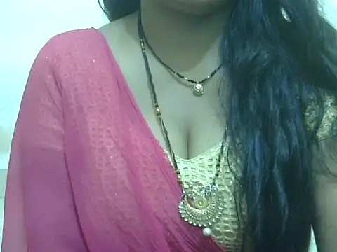 HOT-SEEMAA online show from June 21, 2026, 5:04 pm