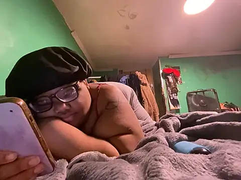 Snapshot of dondivax3 chatting on December 9, 2024, 9:39 am dondivax3 online show from December 9, 2024, 9:39 am