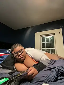 Snapshot of dondivax3 chatting on January 4, 2025, 9:00 am dondivax3 online show from January 4, 2025, 9:00 am