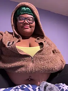 Snapshot of dondivax3 chatting on February 24, 2025, 2:30 am dondivax3 online show from February 24, 2025, 2:30 am