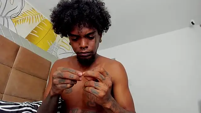 bigblackhotx1 online show from November 30, 2025, 6:06 am