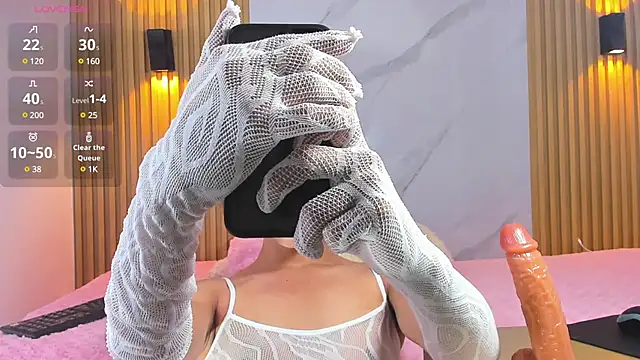 miss Ari online show from December 24, 2024, 6:06 pm