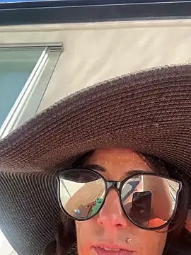 loveattack online show from February 3, 2025, 11:05 pm