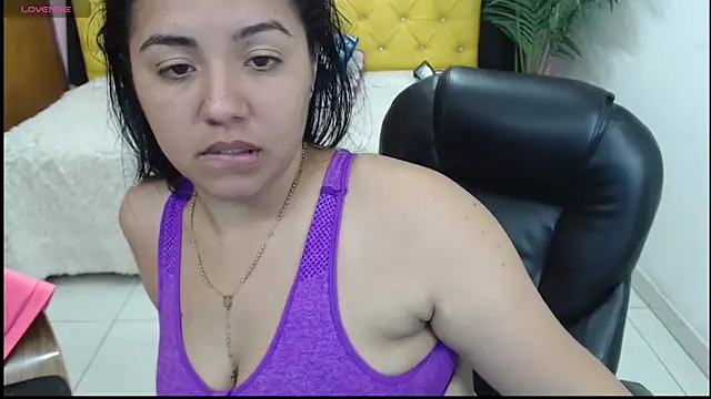 Snapshot of candiapole chatting on January 9, 2025, 1:02 pm candiapole online show from January 9, 2025, 1:02 pm