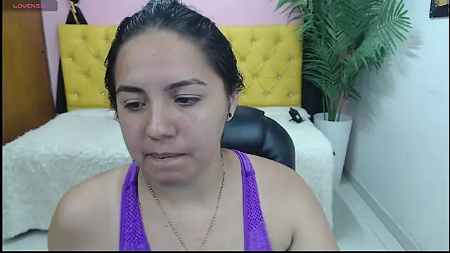 Snapshot of candiapole chatting on January 10, 2025, 3:58 pm candiapole online show from January 10, 2025, 3:58 pm