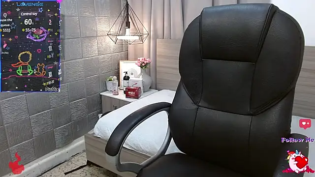 loistwink  online show from February 5, 2025, 3:55 am