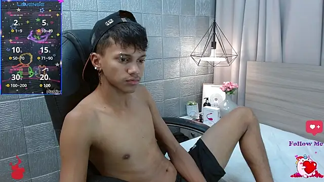 loistwink  online show from February 7, 2025, 3:12 am