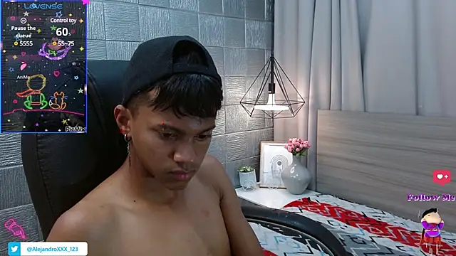 loistwink  online show from February 26, 2025, 6:32 pm