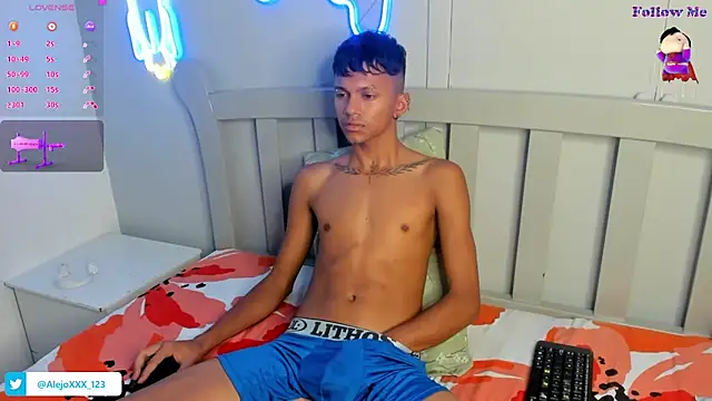 loistwink  online show from October 10, 2025, 5:39 am