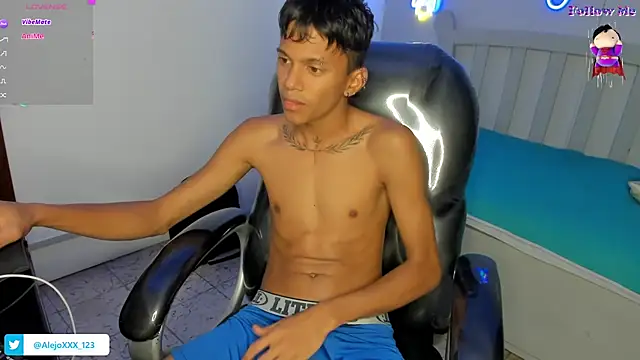 loistwink  online show from November 5, 2025, 5:07 am