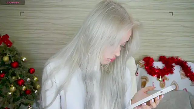 Snapshot of Ashley_S chatting on December 30, 2024, 11:06 pm Ashley S online show from December 30, 2024, 11:06 pm