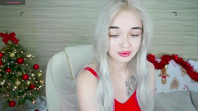 Snapshot of Ashley_S chatting on January 1, 2025, 3:02 am Ashley S online show from January 1, 2025, 3:02 am