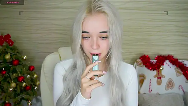 Snapshot of Ashley_S chatting on January 4, 2025, 3:07 am Ashley S online show from January 4, 2025, 3:07 am