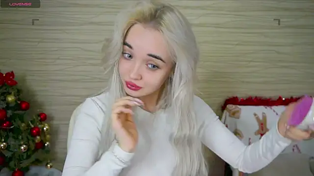 Snapshot of Ashley_S chatting on January 14, 2025, 11:05 pm Ashley S online show from January 14, 2025, 11:05 pm