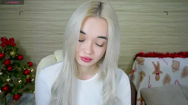 Snapshot of Ashley_S chatting on January 15, 2025, 11:19 pm Ashley S online show from January 15, 2025, 11:19 pm