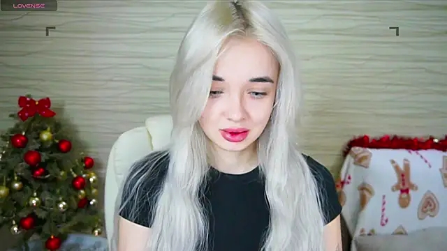 Snapshot of Ashley_S chatting on January 17, 2025, 11:07 pm Ashley S online show from January 17, 2025, 11:07 pm