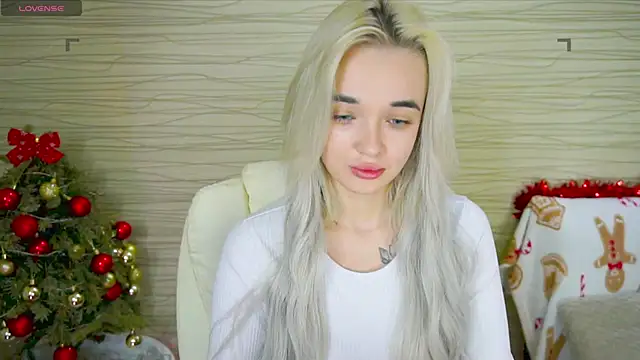 Snapshot of Ashley_S chatting on January 28, 2025, 11:07 pm Ashley S online show from January 28, 2025, 11:07 pm