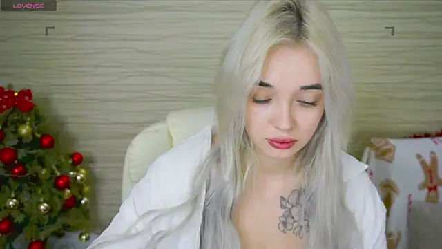 Snapshot of Ashley_S chatting on January 31, 2025, 11:03 pm Ashley S online show from January 31, 2025, 11:03 pm