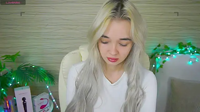 Snapshot of Ashley_S chatting on February 15, 2025, 11:14 pm Ashley S online show from February 15, 2025, 11:14 pm