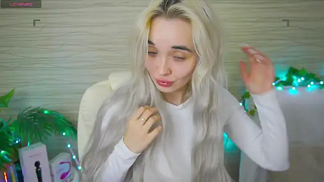 Snapshot of Ashley_S chatting on February 22, 2025, 5:23 am Ashley S online show from February 22, 2025, 5:23 am