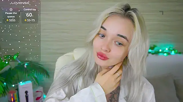 Snapshot of Ashley_S chatting on March 11, 2025, 2:43 am Ashley S online show from March 11, 2025, 2:43 am