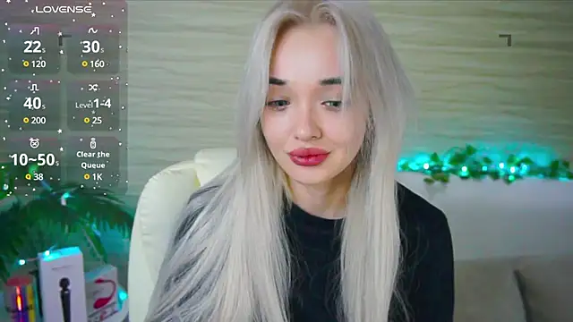 Snapshot of Ashley_S chatting on March 15, 2025, 11:06 pm Ashley S online show from March 15, 2025, 11:06 pm