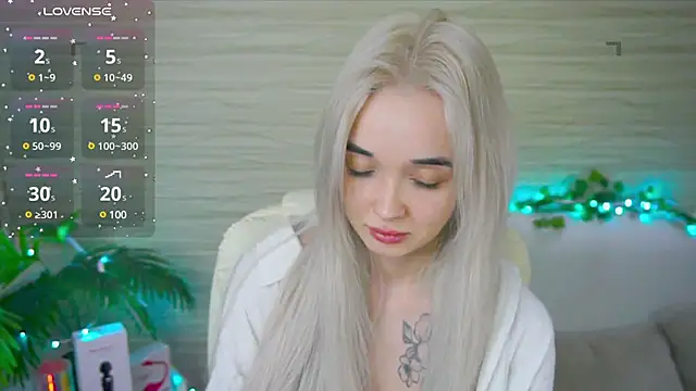 Snapshot of Ashley_S chatting on March 18, 2025, 2:15 am Ashley S online show from March 18, 2025, 2:15 am