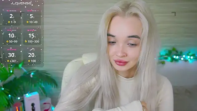 Snapshot of Ashley_S chatting on March 18, 2025, 11:09 pm Ashley S online show from March 18, 2025, 11:09 pm