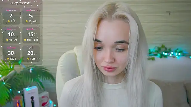 Snapshot of Ashley_S chatting on March 19, 2025, 5:19 am Ashley S online show from March 19, 2025, 5:19 am