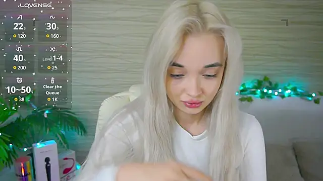 Snapshot of Ashley_S chatting on March 19, 2025, 11:03 pm Ashley S online show from March 19, 2025, 11:03 pm