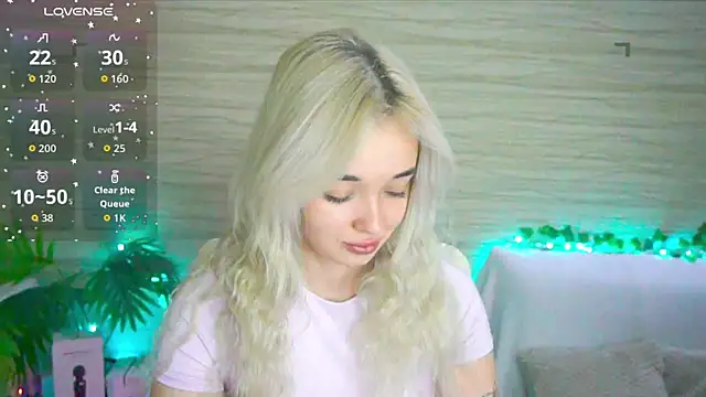 Snapshot of Ashley_S chatting on September 9, 2025, 10:09 pm Ashley S online show from September 9, 2025, 10:09 pm