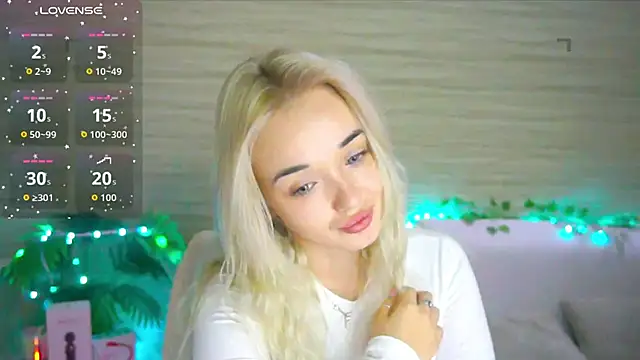 Snapshot of Ashley_S chatting on September 28, 2025, 10:04 pm Ashley S online show from September 28, 2025, 10:04 pm