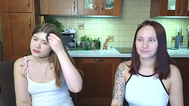 HotCaramellsTV online show from April 10, 2026, 11:26 am