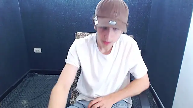 Kerverr  online show from November 8, 2025, 3:56 pm