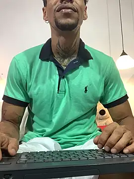 Snapshot of Salomon_koude chatting on April 7, 2026, 5:24 pm Salomon koude online show from April 7, 2026, 5:24 pm