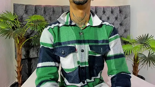 Snapshot of Salomon_koude chatting on April 14, 2026, 4:24 pm Salomon koude online show from April 14, 2026, 4:24 pm