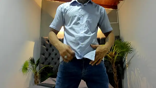 Snapshot of Salomon_koude chatting on July 9, 2026, 2:32 pm Salomon koude online show from July 9, 2026, 2:32 pm