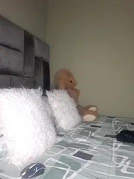 SlimRose24 online show from November 3, 2025, 1:40 am