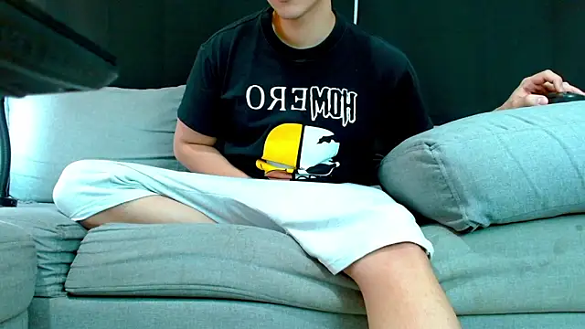 Snapshot of Danyer33 chatting on November 4, 2025, 10:58 am Danyer33 online show from November 4, 2025, 10:58 am