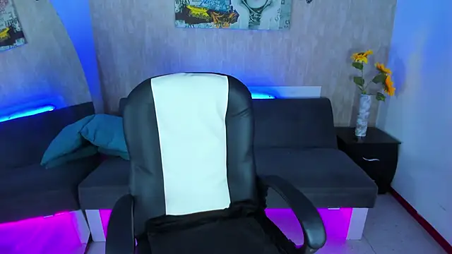 nova sex01 online show from February 24, 2026, 7:17 am