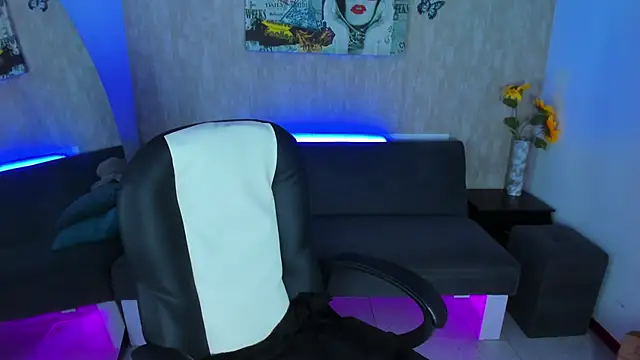 nova sex01 online show from March 13, 2026, 5:03 am