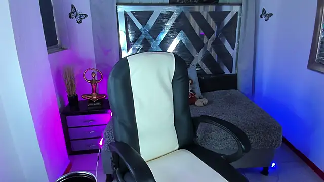 nova sex01 online show from June 18, 2026, 9:08 pm