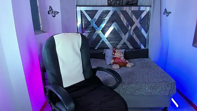 nova sex01 online show from June 26, 2026, 7:40 pm