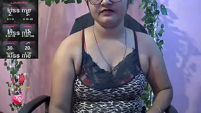 Snapshot of Pari-new chatting on April 11, 2026, 4:17 am Pari-new online show from April 11, 2026, 4:17 am