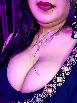 Snapshot of Suhanakhan00 chatting on February 2, 2025, 5:26 pm Suhanakhan00 online show from February 2, 2025, 5:26 pm
