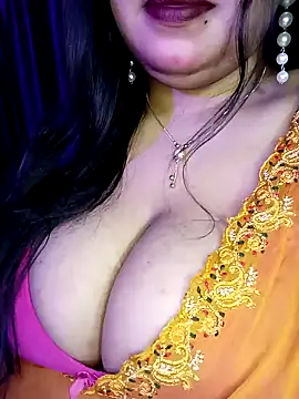 Snapshot of Suhanakhan00 chatting on February 22, 2025, 7:47 pm Suhanakhan00 online show from February 22, 2025, 7:47 pm