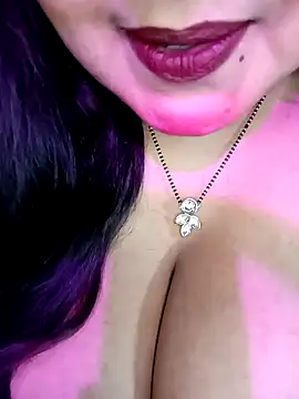 Snapshot of Suhanakhan00 chatting on November 17, 2025, 5:13 am Suhanakhan00 online show from November 17, 2025, 5:13 am