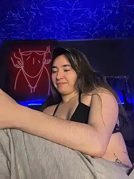 Sophie LS online show from November 1, 2025, 10:17 am